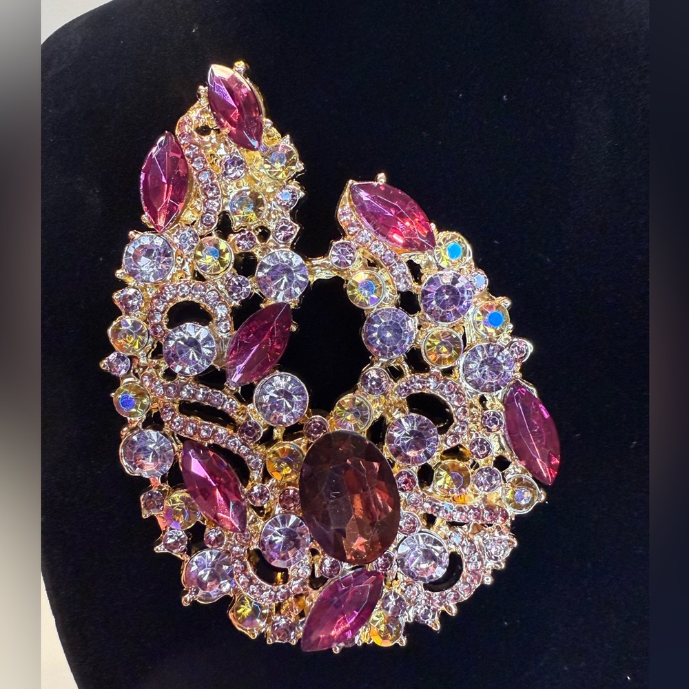 Elegant Multicolor Crystal Brooch - Picture 2 of 4